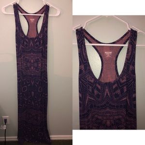 Long sleeveless dress